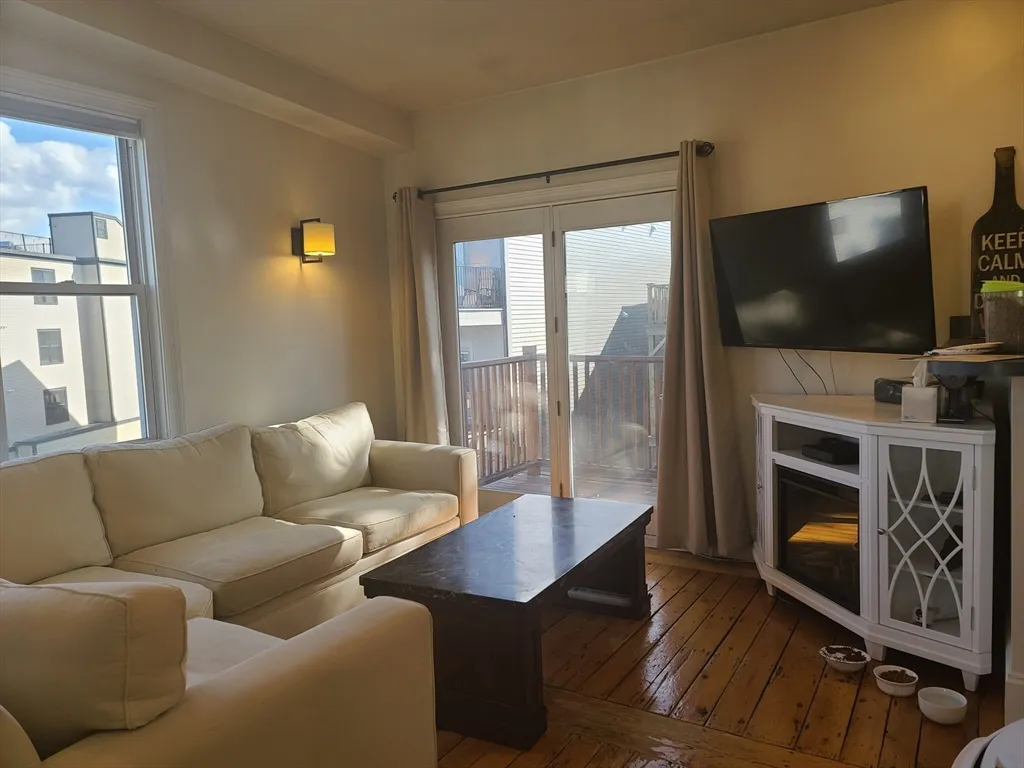 2 bed, 1 bath apartment for rent at 31 Jenkins St Unit 3, South Boston — photo 2 of 38