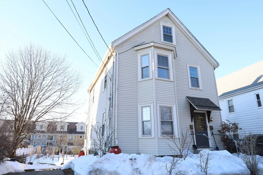 1 bed, 1 bath apartment for rent at 31 June St Unit 1, Roslindale — photo 10 of 11