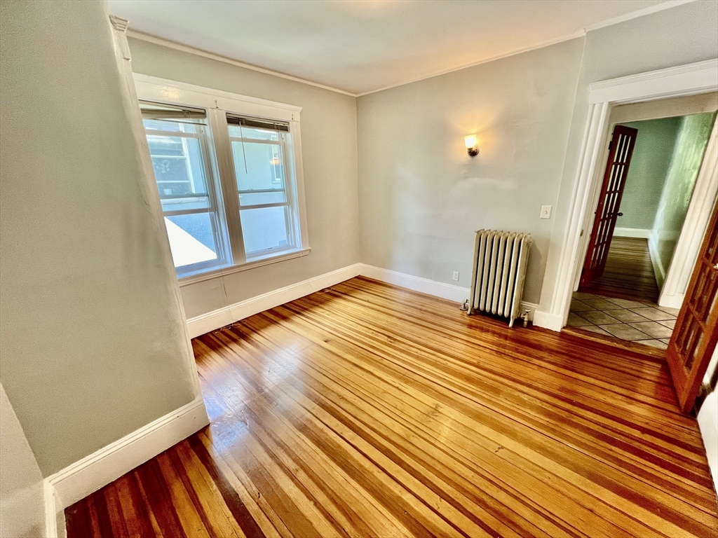 5 bed, 2 bath apartment for rent at 31 Justin Rd Unit 2, Oak Square — photo 9 of 28