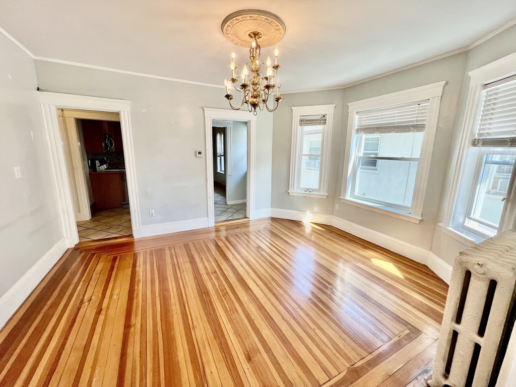 5 bed, 2 bath apartment for rent at 31 Justin Rd Unit 2, Oak Square — photo 4 of 28