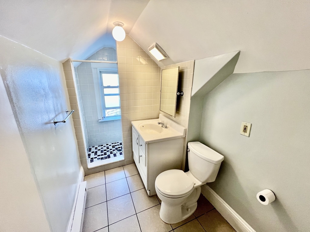 5 bed, 2 bath apartment for rent at 31 Justin Rd Unit 2, Oak Square — photo 15 of 28