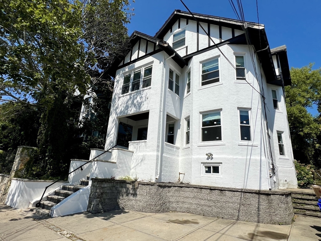5 bed, 2 bath apartment for rent at 31 Justin Rd Unit 2, Oak Square — photo 24 of 28