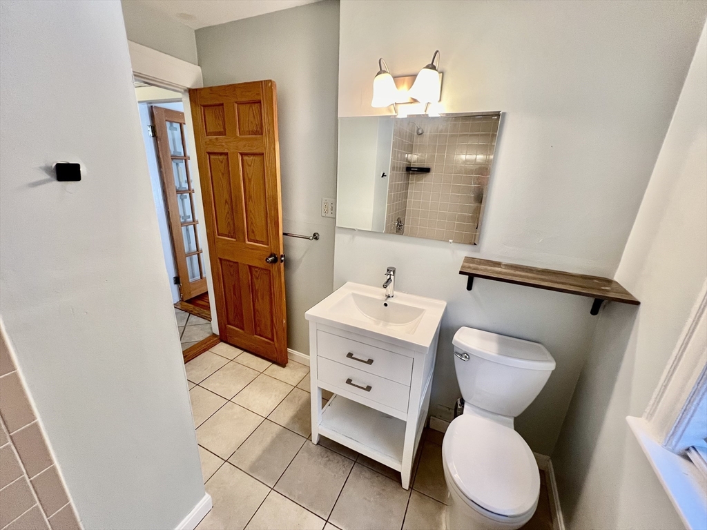 5 bed, 2 bath apartment for rent at 31 Justin Rd Unit 2, Oak Square — photo 12 of 28