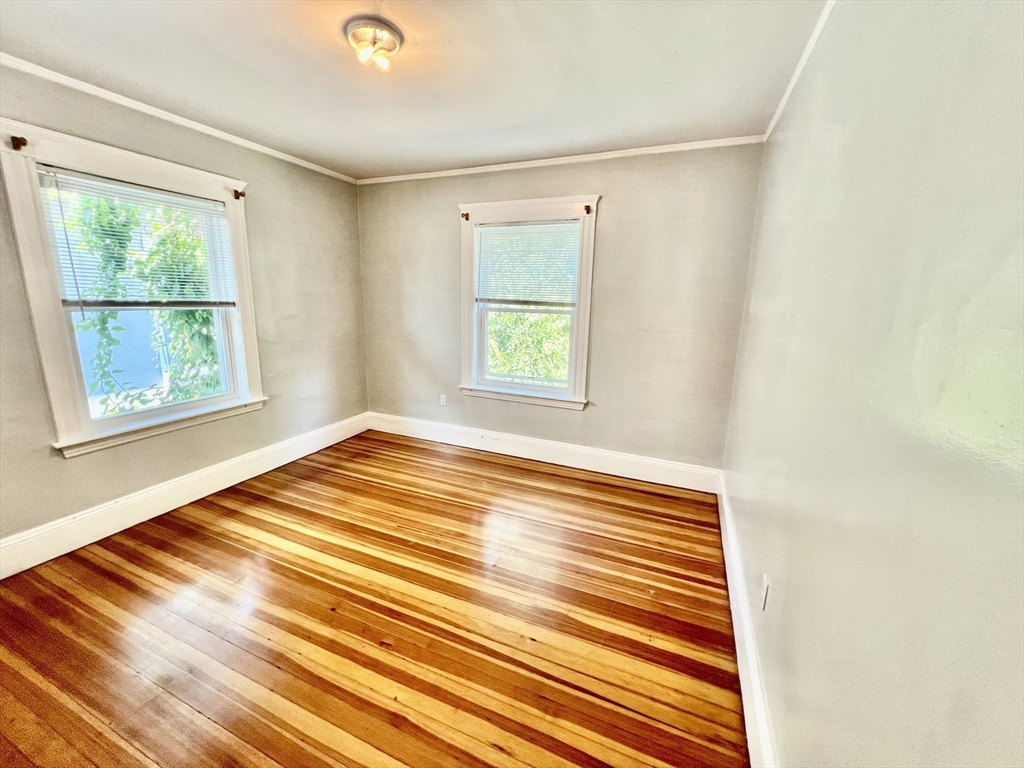 5 bed, 2 bath apartment for rent at 31 Justin Rd Unit 2, Oak Square — photo 7 of 28
