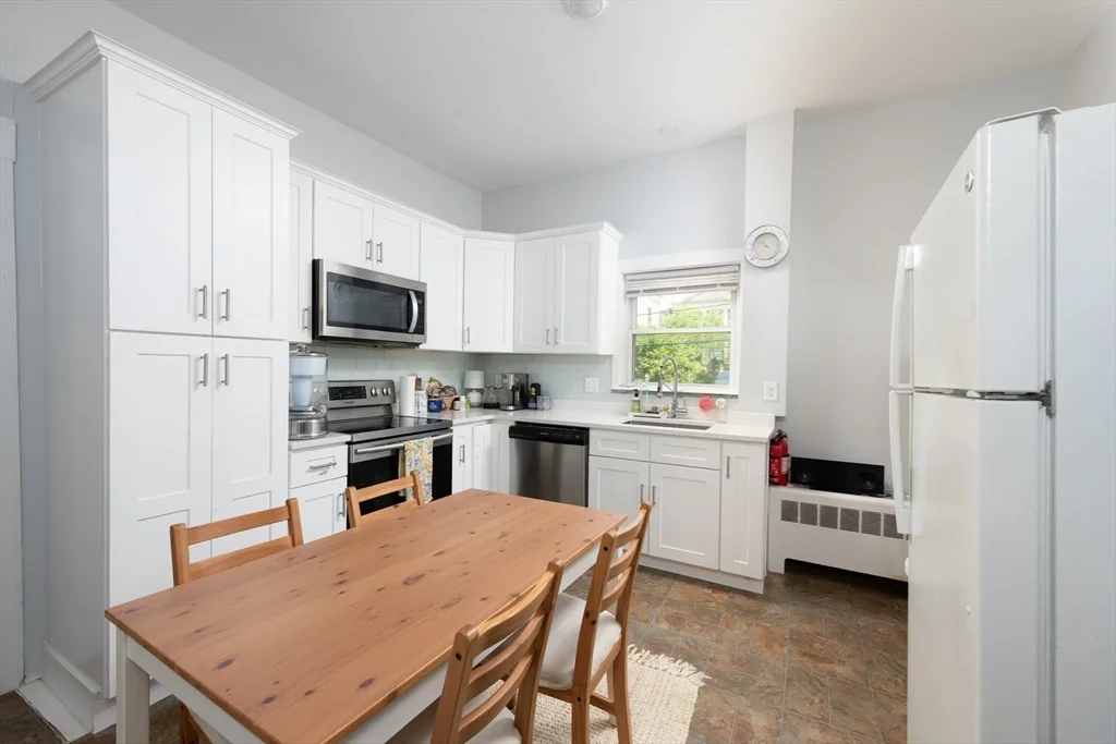 2 bed, 1 bath apartment for rent at 31 Kent Sq Unit 1, Coolidge Corner — photo 6 of 19