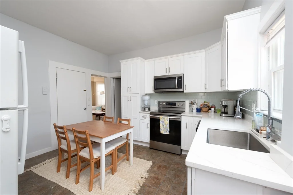 2 bed, 1 bath apartment for rent at 31 Kent Sq Unit 1, Coolidge Corner — photo 7 of 19