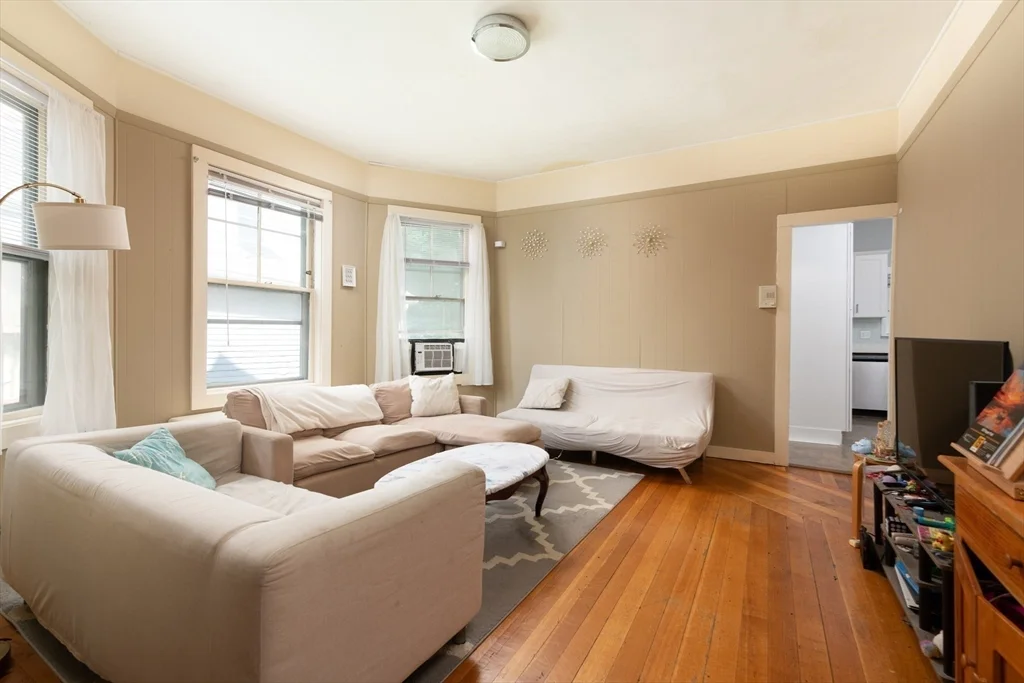 2 bed, 1 bath apartment for rent at 31 Kent Sq Unit 1, Coolidge Corner — photo 4 of 19
