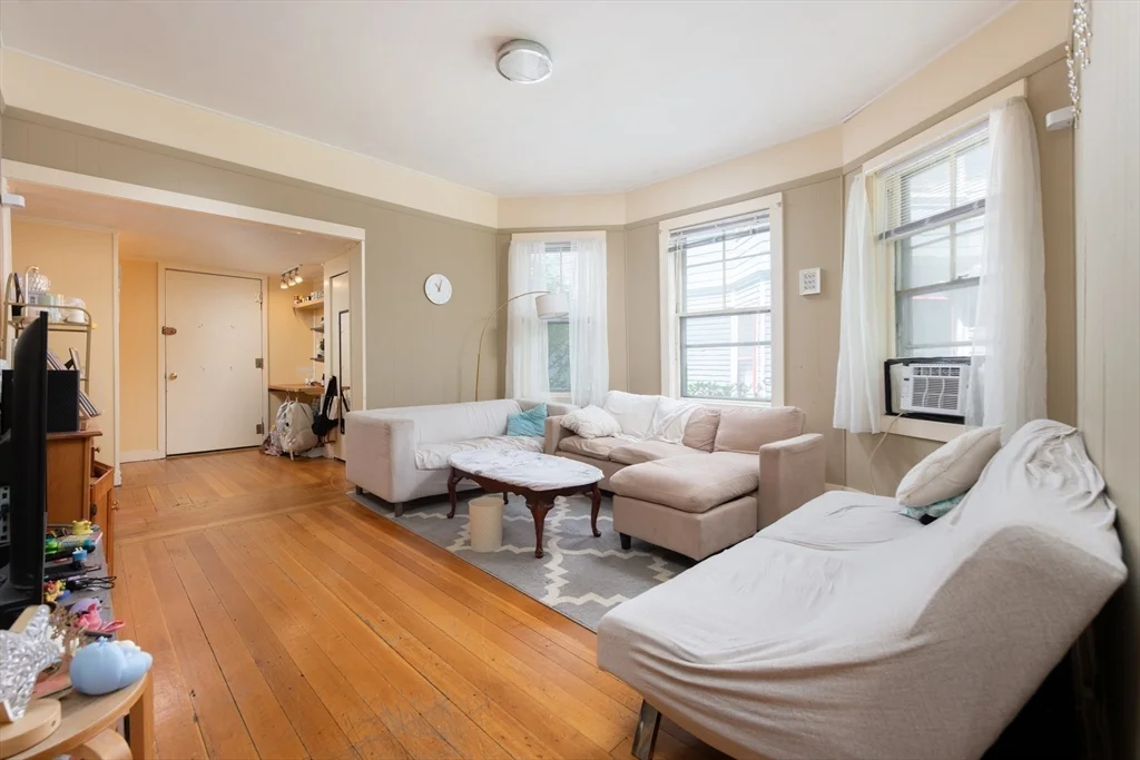 2 bed, 1 bath apartment for rent at 31 Kent Sq Unit 1, Coolidge Corner — photo 5 of 19
