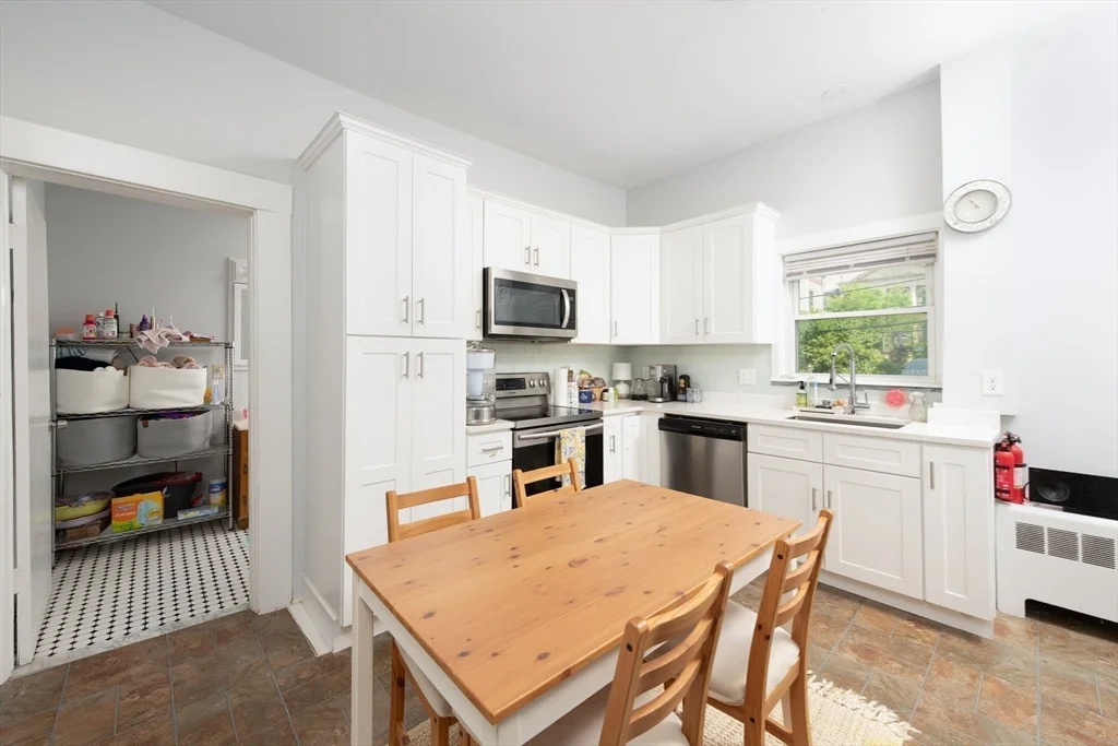2 bed, 1 bath apartment for rent at 31 Kent Sq Unit 1, Coolidge Corner — photo 8 of 19
