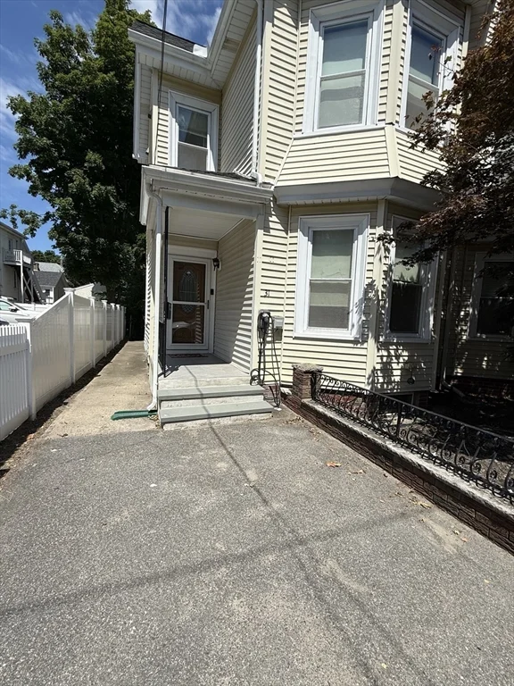 4 bed, 3 bath apartment for rent at 31 Ladd St Unit 31, Watertown — photo 2 of 21