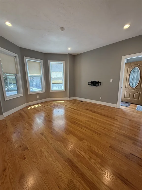 4 bed, 3 bath apartment for rent at 31 Ladd St Unit 31, Watertown — photo 3 of 21
