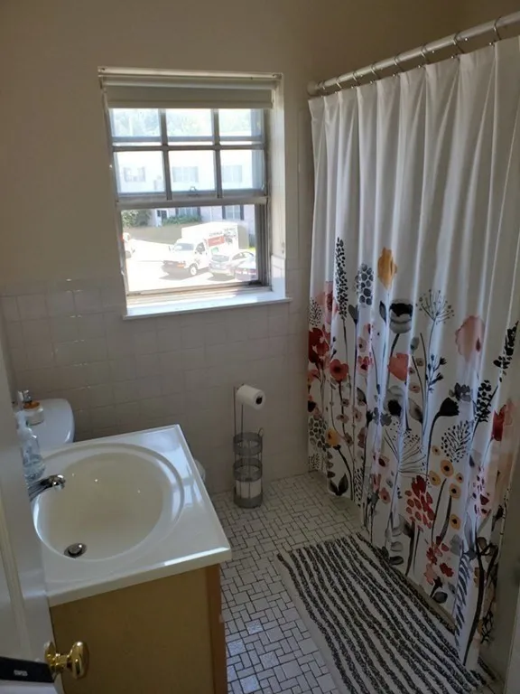 2 bed, 1 bath apartment for rent at 31 Lake Shore Ct Unit 3, Brighton — photo 8 of 11