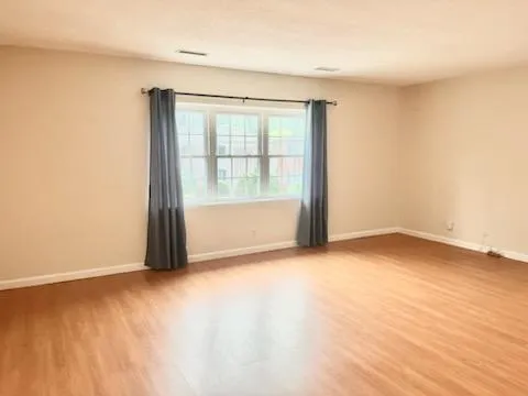 2 bed, 1 bath apartment for rent at 31 Lake Shore Ct Unit 3, Brighton — photo 1 of 11