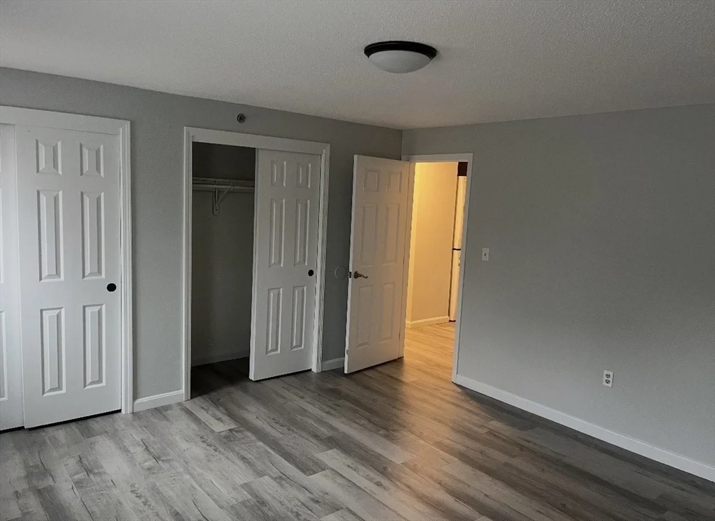 2 bed, 1 bath apartment for rent at 31 Lantern Ln Unit 2, Dracut — photo 6 of 7