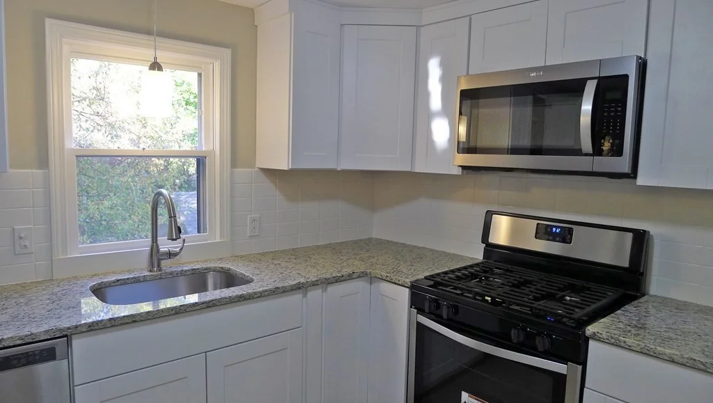 2 bed, 1 bath apartment for rent at 31 Lantern Ln Unit 2, Wellesley — photo 3 of 14