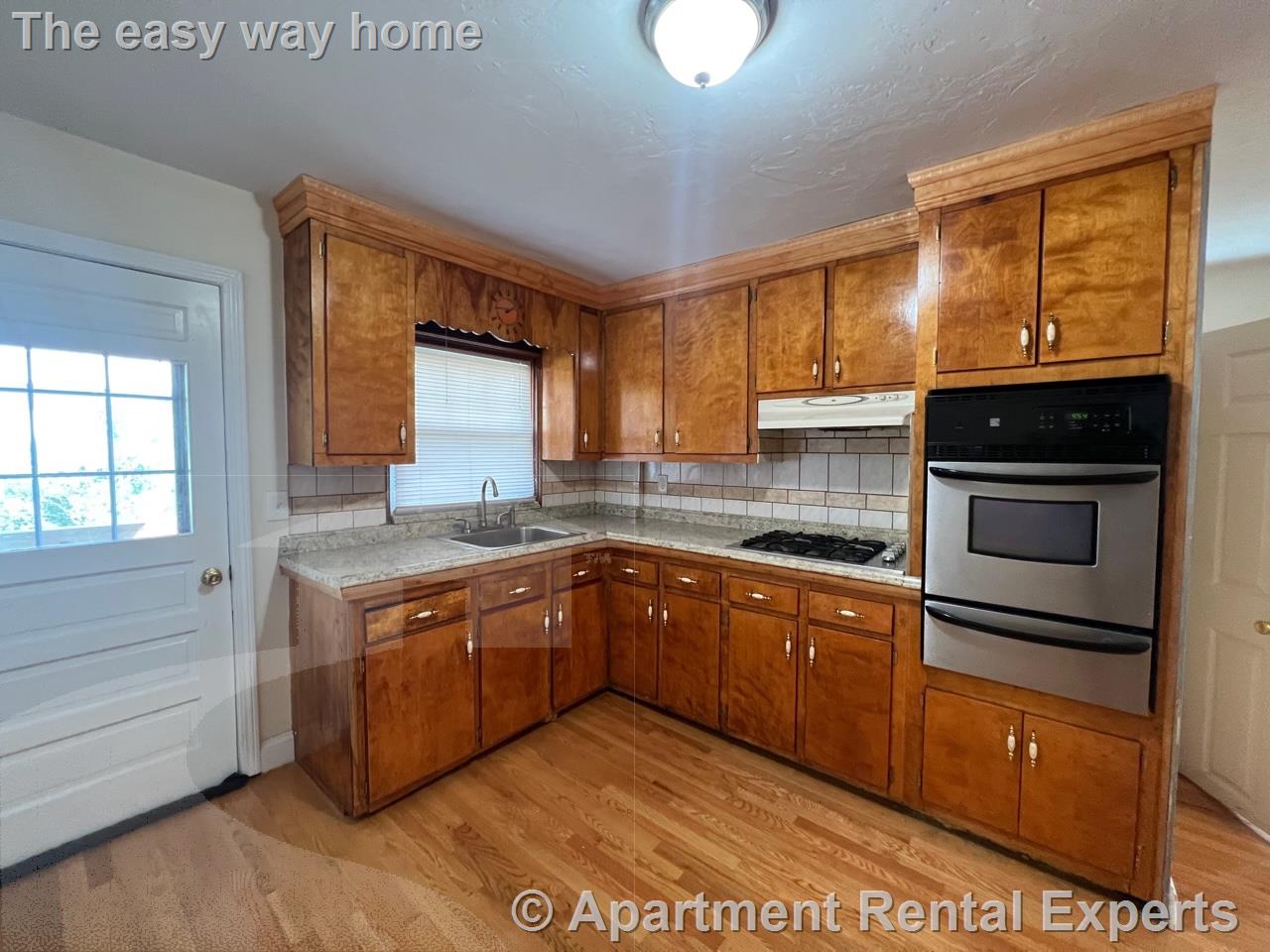 3 bed, 1 bath apartment for rent at 31 Laurel St, Spring Hill — photo 9 of 18