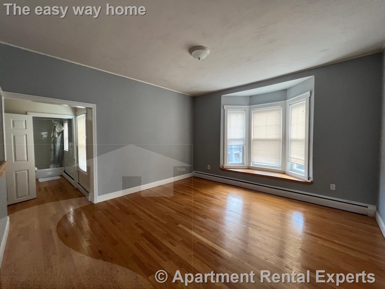 3 bed, 1 bath apartment for rent at 31 Laurel St, Spring Hill — photo 5 of 18