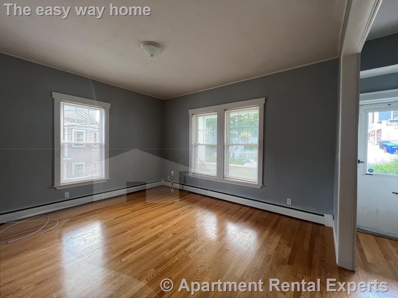 3 bed, 1 bath apartment for rent at 31 Laurel St, Spring Hill — photo 4 of 18