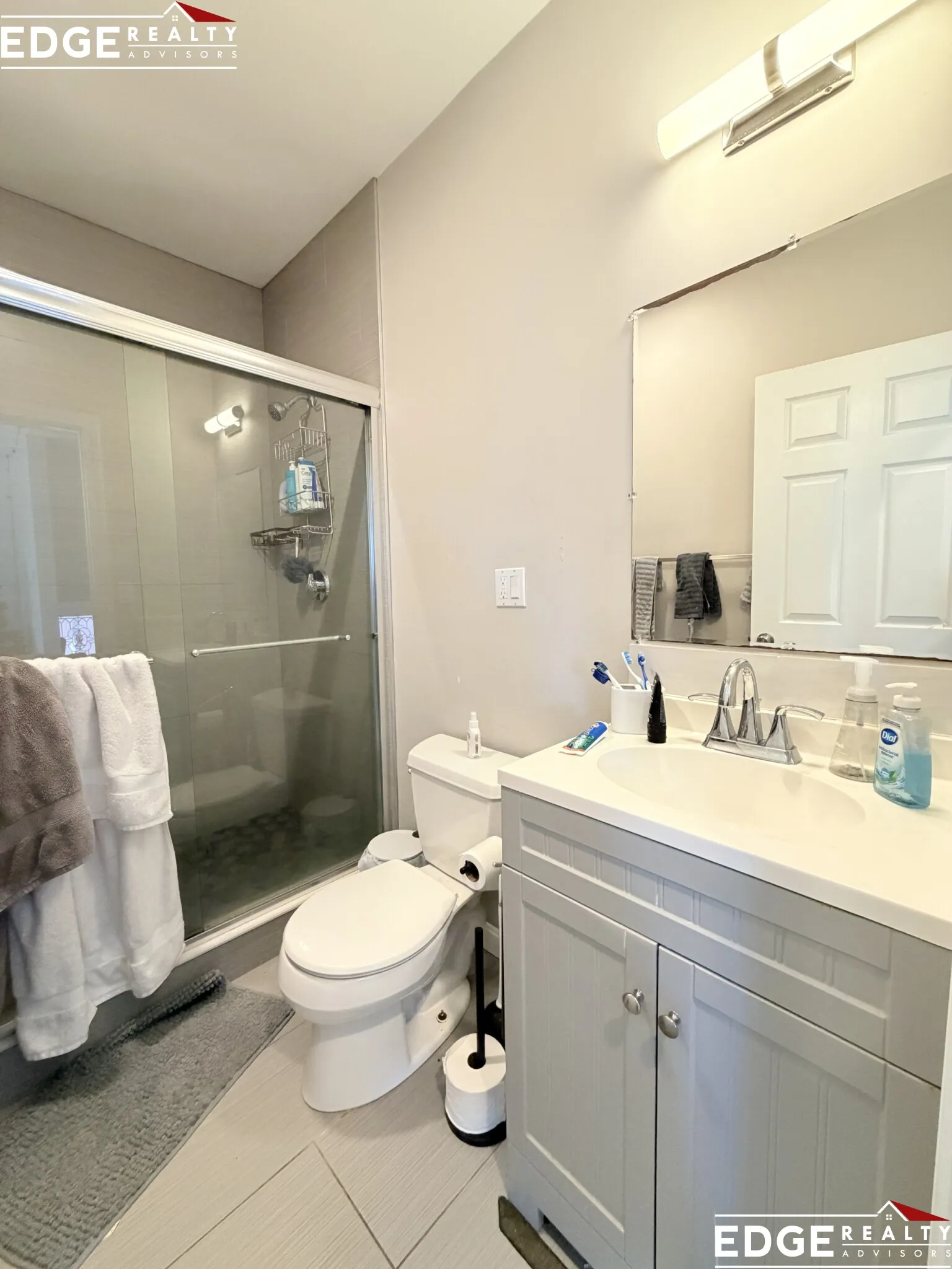 5 bed, 2 bath apartment for rent at 31 Long Ave Unit 2, Brighton — photo 5 of 10