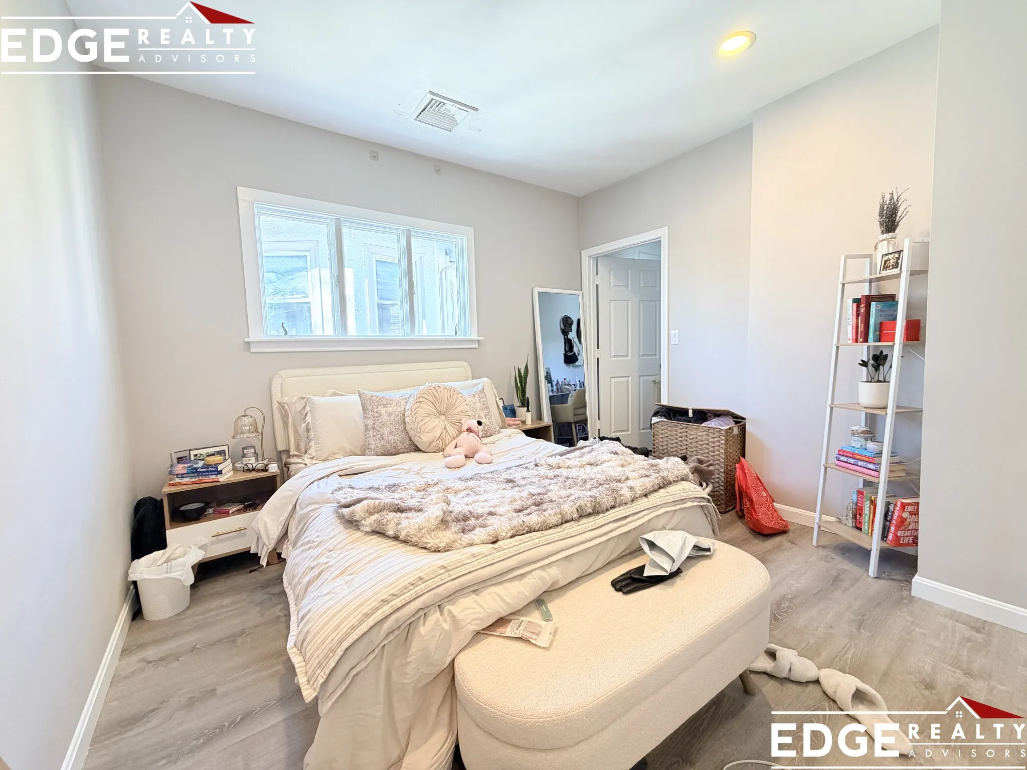 5 bed, 2 bath apartment for rent at 31 Long Ave Unit 2, Brighton — photo 4 of 10