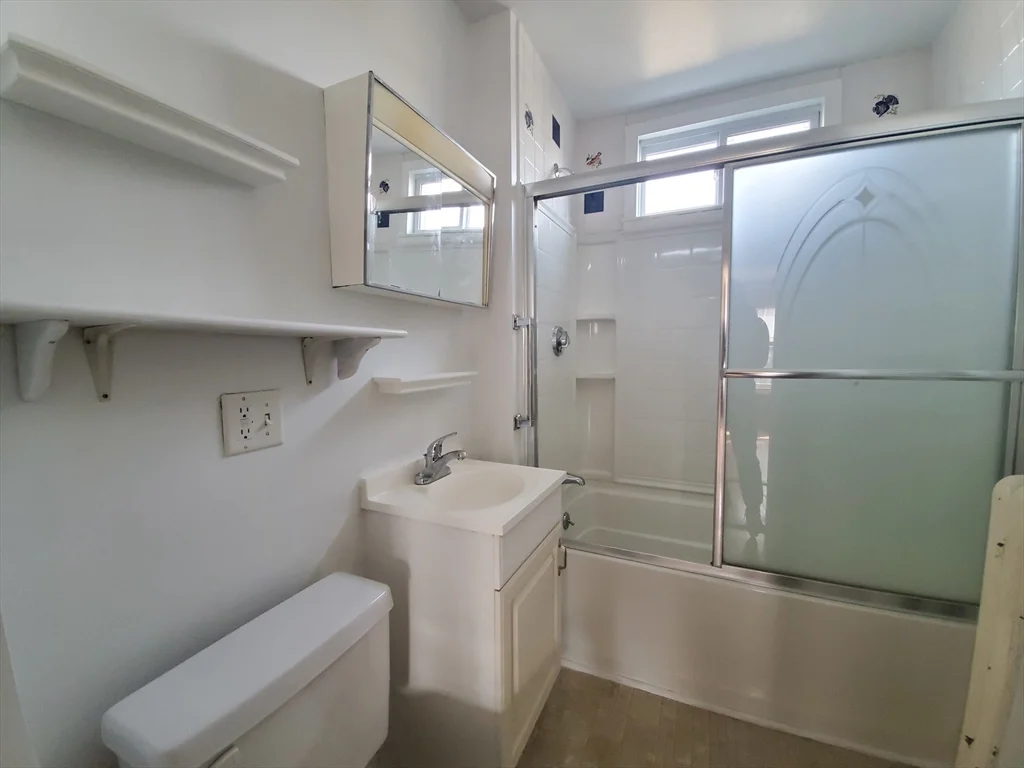 3 bed, 1 bath apartment for rent at 31 Lyman Ave Unit 31, Medford — photo 15 of 15
