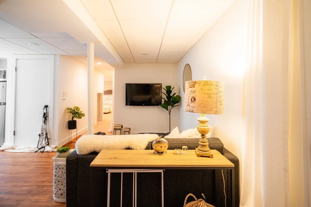 1 bed, 1 bath apartment for rent at 31 Mapleton St Unit 0, Brighton