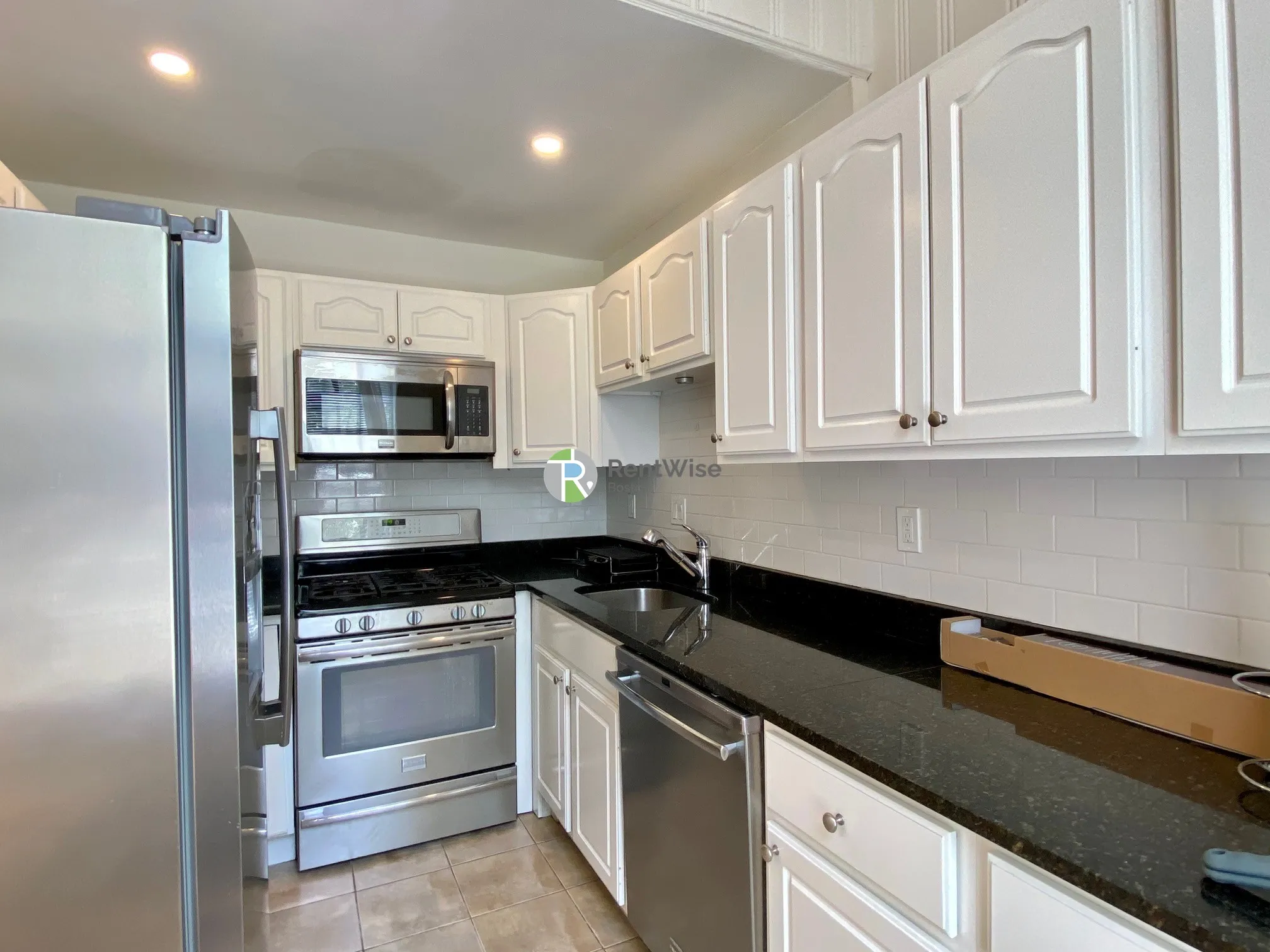 2 bed, 2 bath apartment for rent at 31 Marlborough St Unit 2, Back Bay — photo 6 of 21