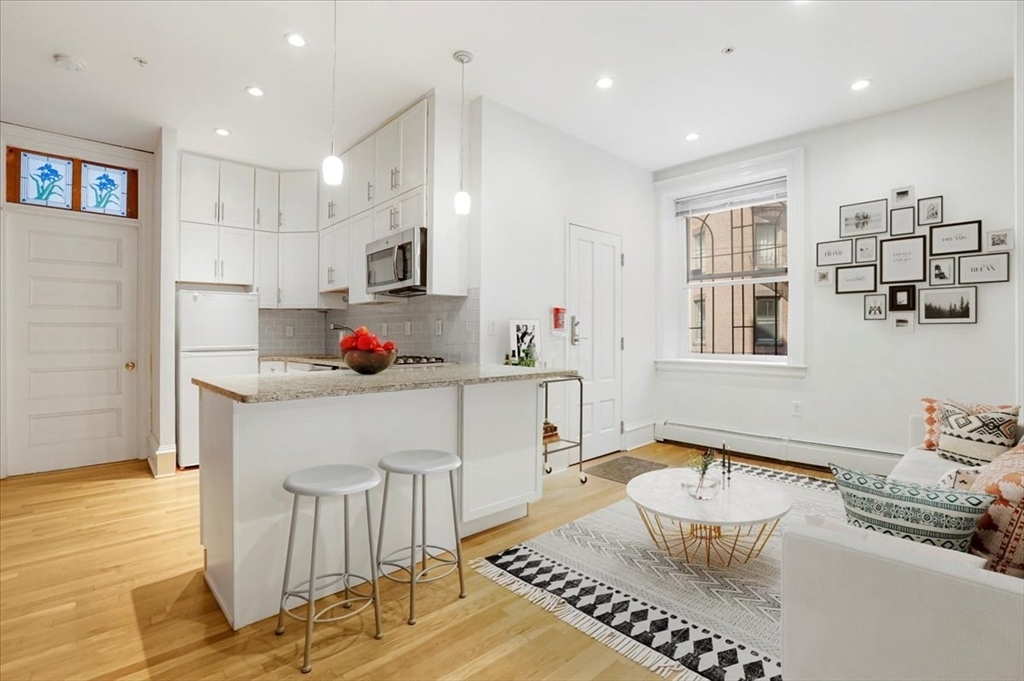 2 bed, 1 bath apartment for rent at 31 Massachusetts Ave Unit 1-2, Back Bay
