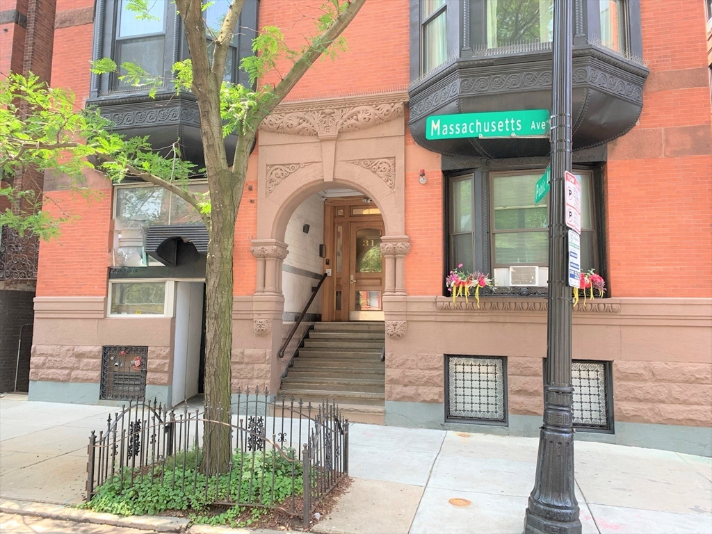 1 bed, 1 bath apartment for rent at 31 Massachusetts Ave Unit 5-1, Back Bay