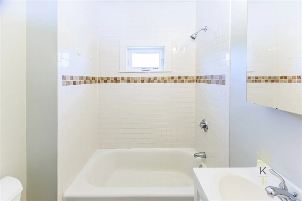 3 bed, 1 bath apartment for rent at 31 Mckenn St Unit 2, Waltham — photo 8 of 9