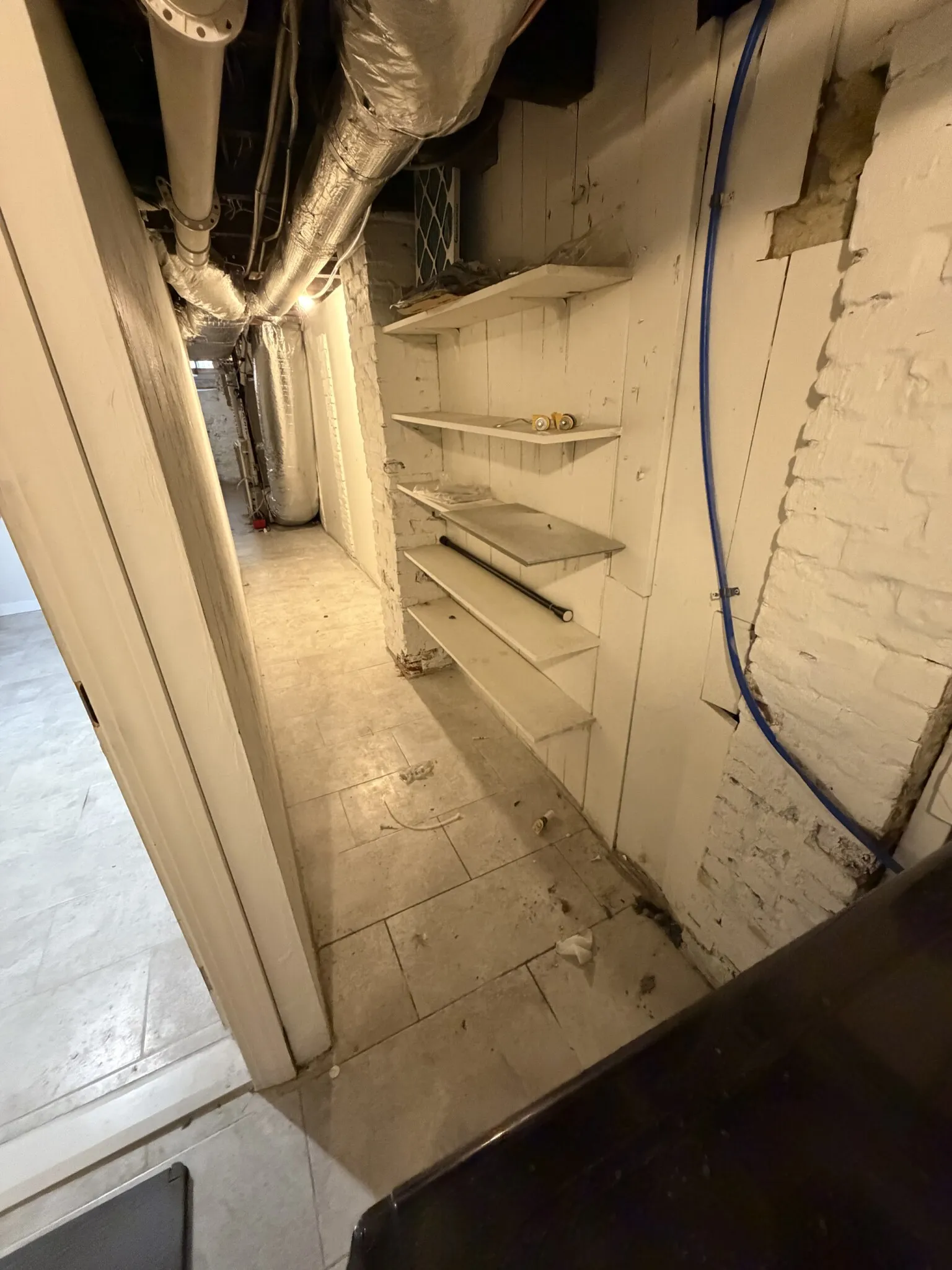 2 bed, 2.5 bath apartment for rent at 31 Middle St Unit 1, Nonantum — photo 20 of 24