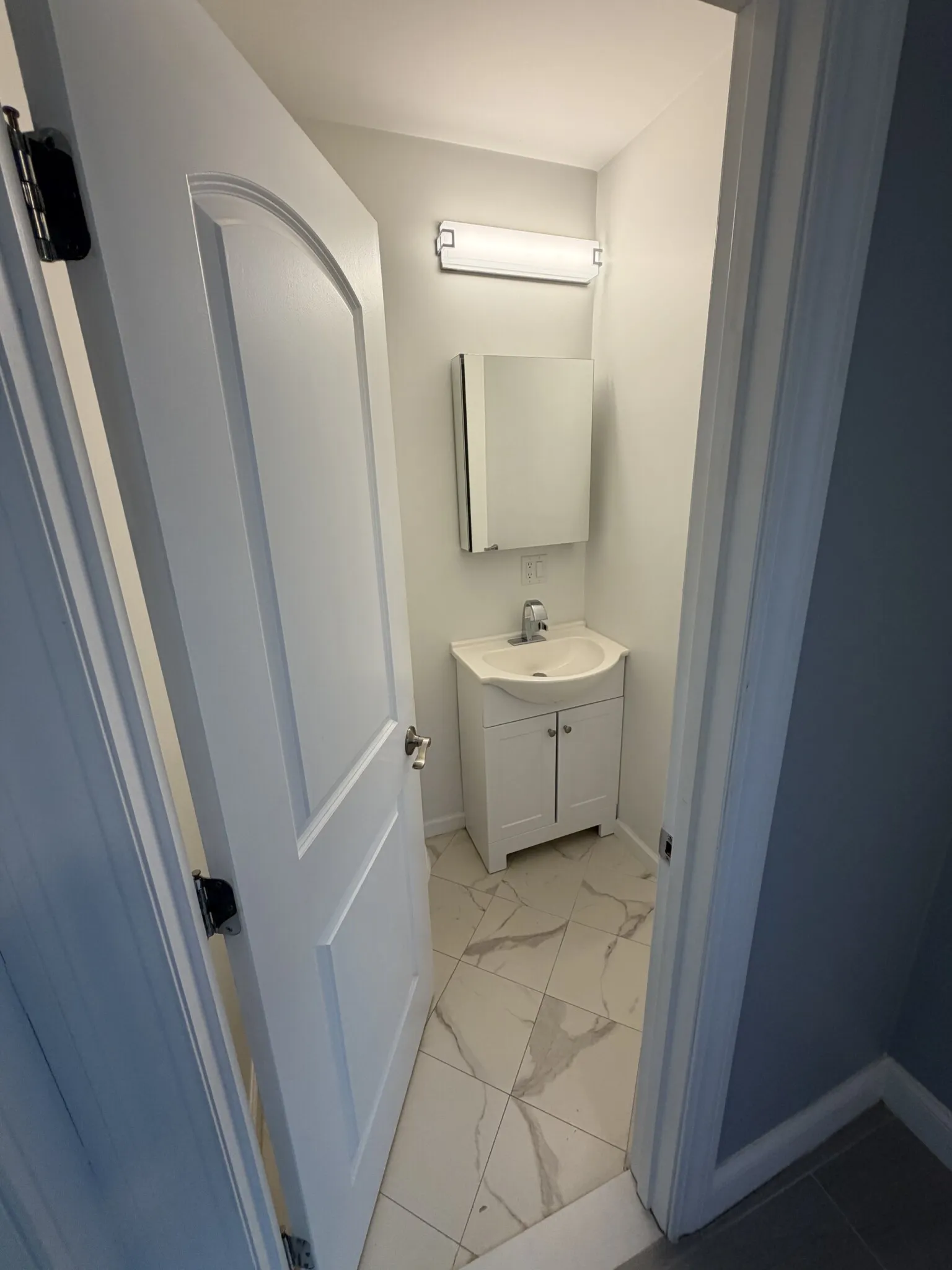 2 bed, 2.5 bath apartment for rent at 31 Middle St Unit 1, Nonantum — photo 6 of 24