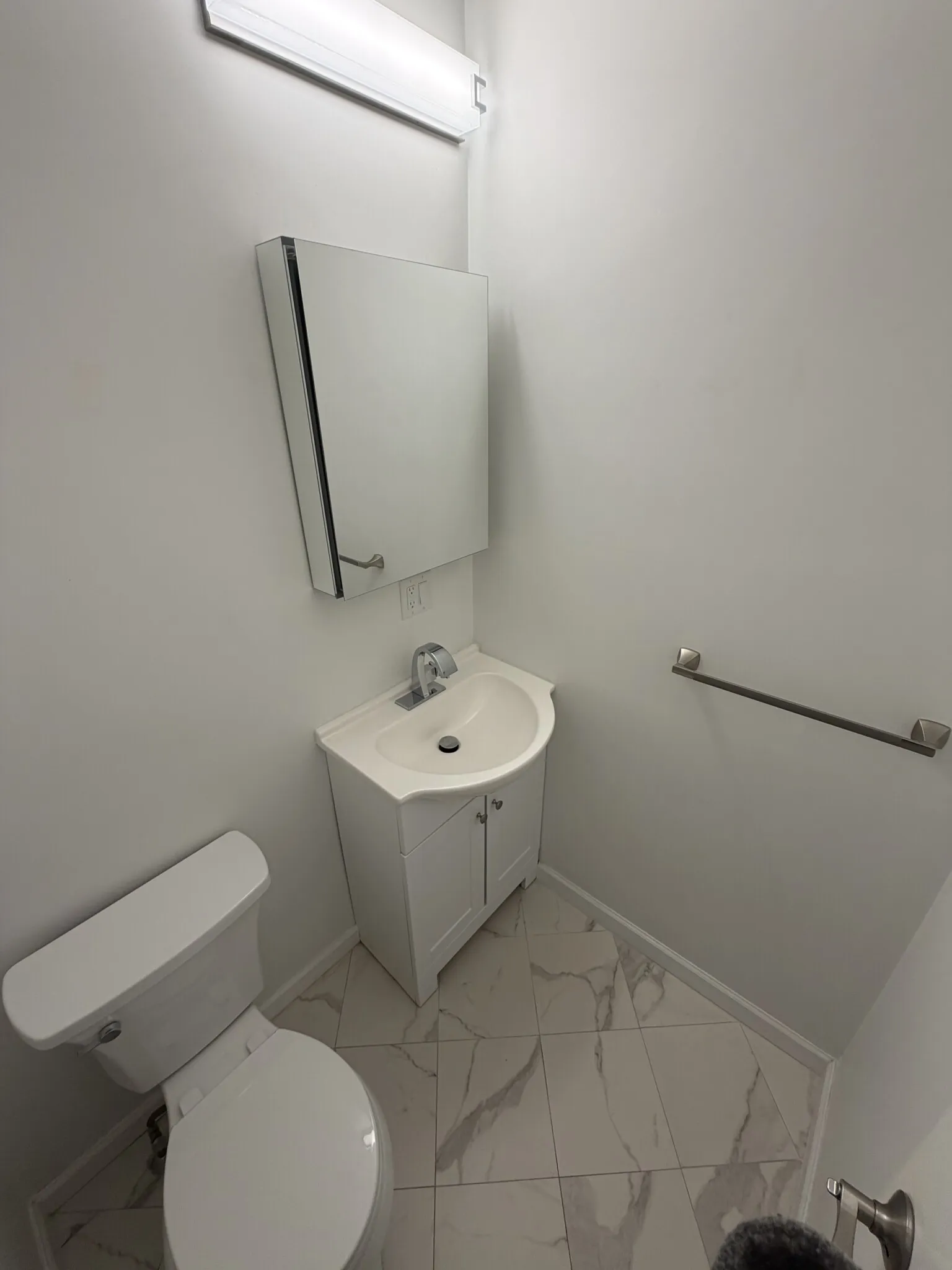 2 bed, 2.5 bath apartment for rent at 31 Middle St Unit 1, Nonantum — photo 7 of 24