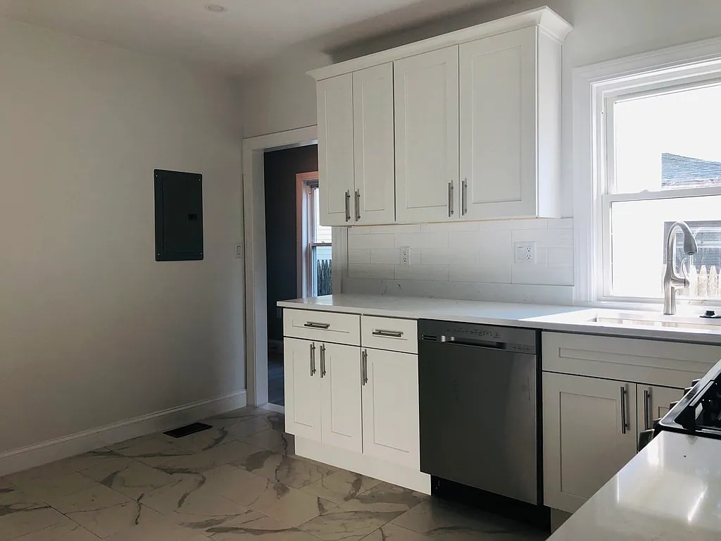 2 bed, 2.5 bath apartment for rent at 31 Middle St Unit A, Nonantum — photo 3 of 16