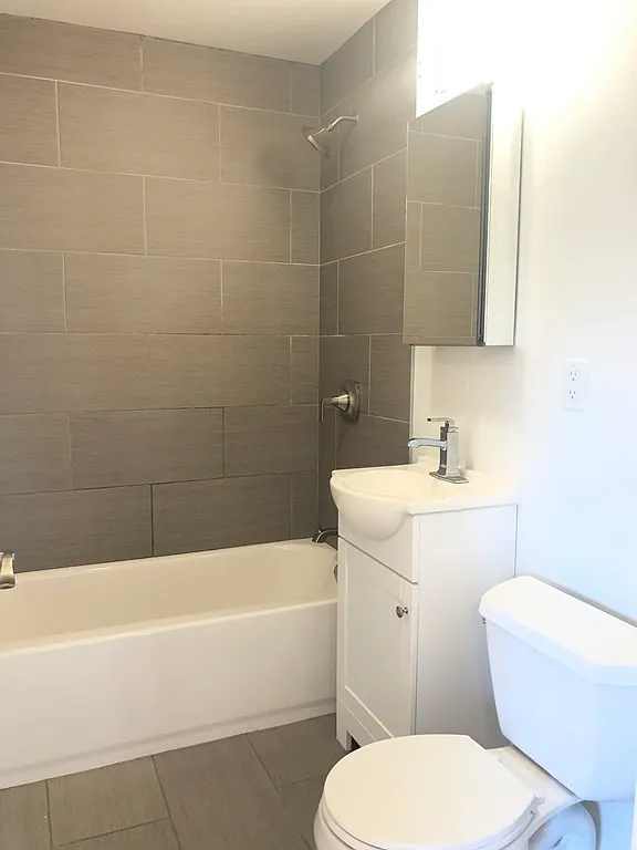 2 bed, 2.5 bath apartment for rent at 31 Middle St Unit A, Nonantum — photo 9 of 16