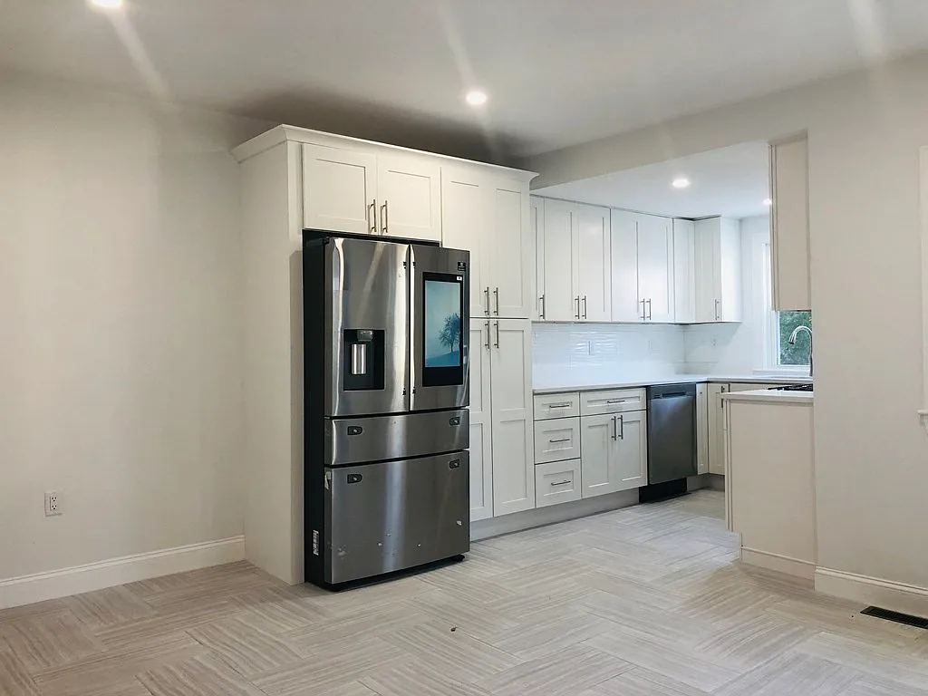 2 bed, 2.5 bath apartment for rent at 31 Middle St Unit A, Nonantum