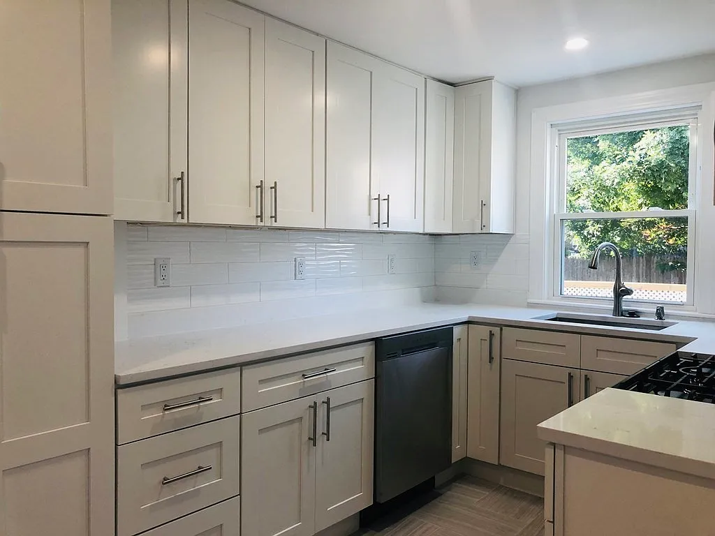 2 bed, 2.5 bath apartment for rent at 31 Middle St Unit A, Nonantum — photo 2 of 16