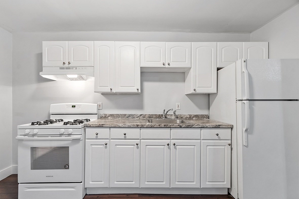 1 bed, 1 bath apartment for rent at 31 Mill St Unit 3, Pepperell — photo 1 of 11