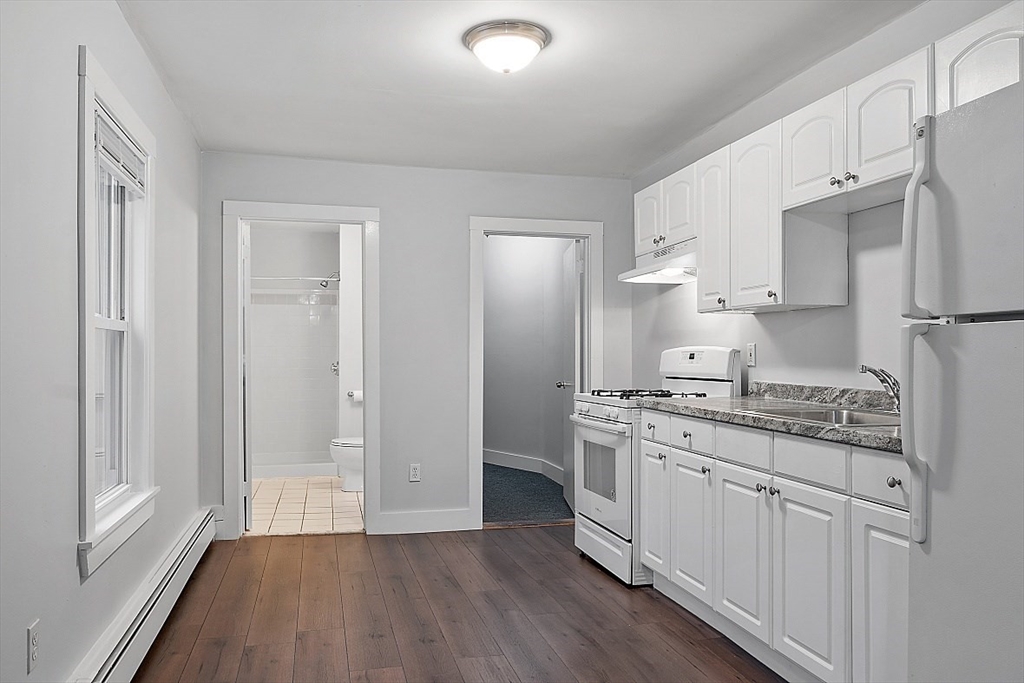 1 bed, 1 bath apartment for rent at 31 Mill St Unit 3, Pepperell — photo 2 of 11