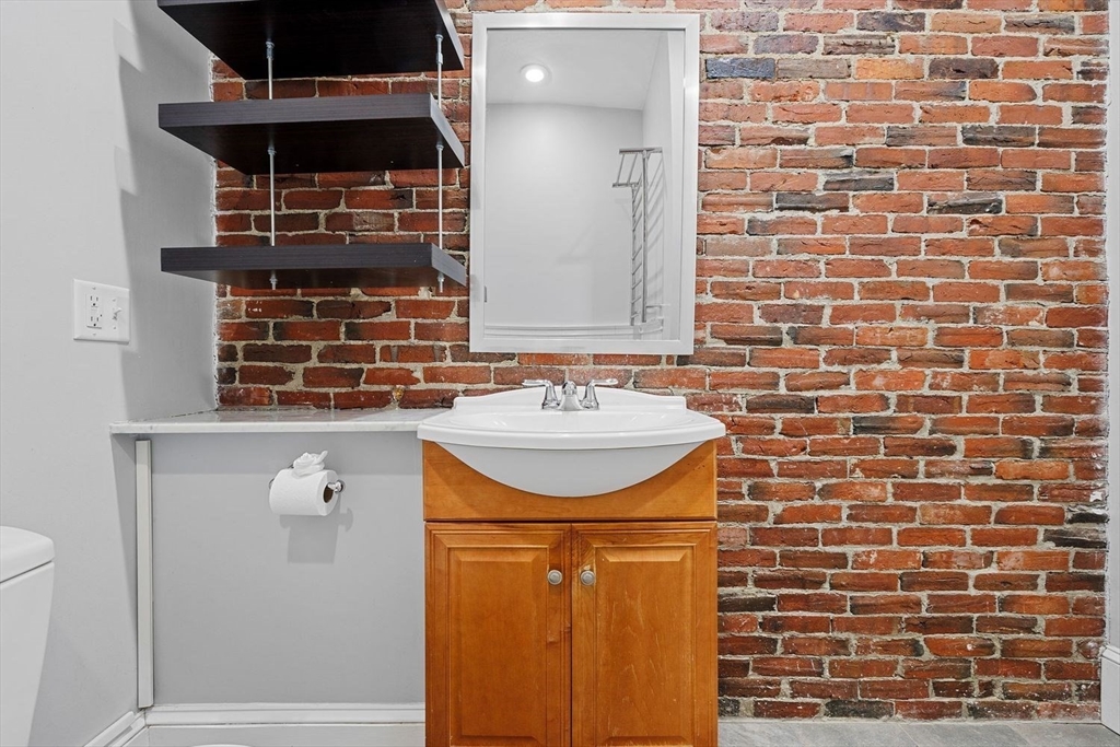 2 bed, 2 bath apartment for rent at 31 Millmont St Unit 1, Roxbury — photo 13 of 36