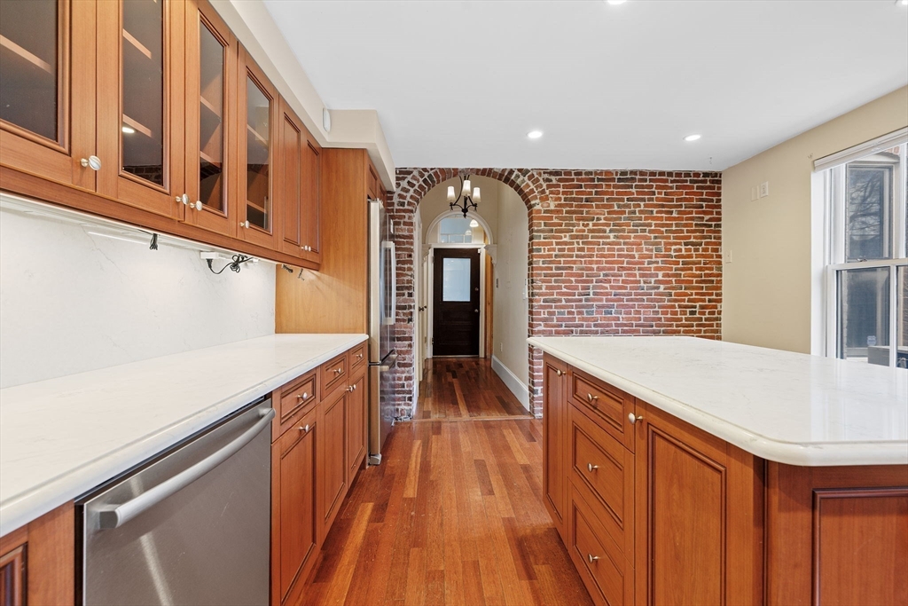 2 bed, 2 bath apartment for rent at 31 Millmont St Unit 1, Roxbury — photo 8 of 36