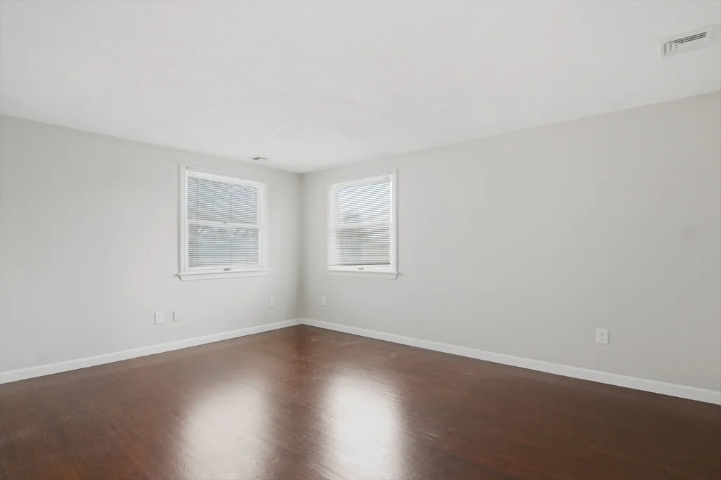 4 bed, 3 bath apartment for rent at 31 Milner St, Waltham — photo 14 of 37