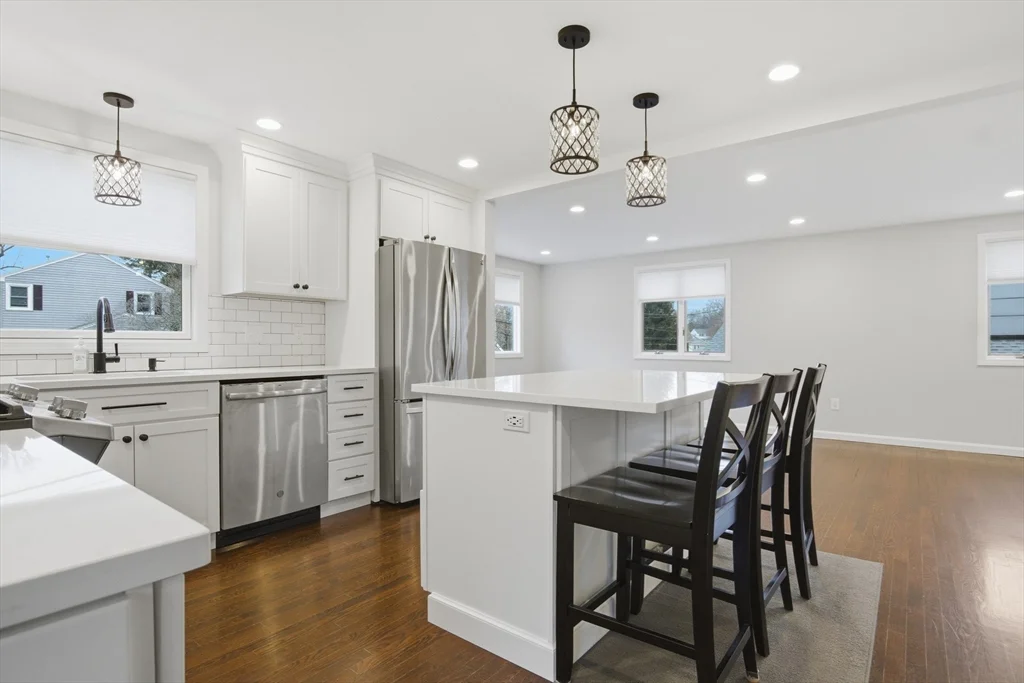 4 bed, 3 bath apartment for rent at 31 Milner St, Waltham — photo 3 of 37