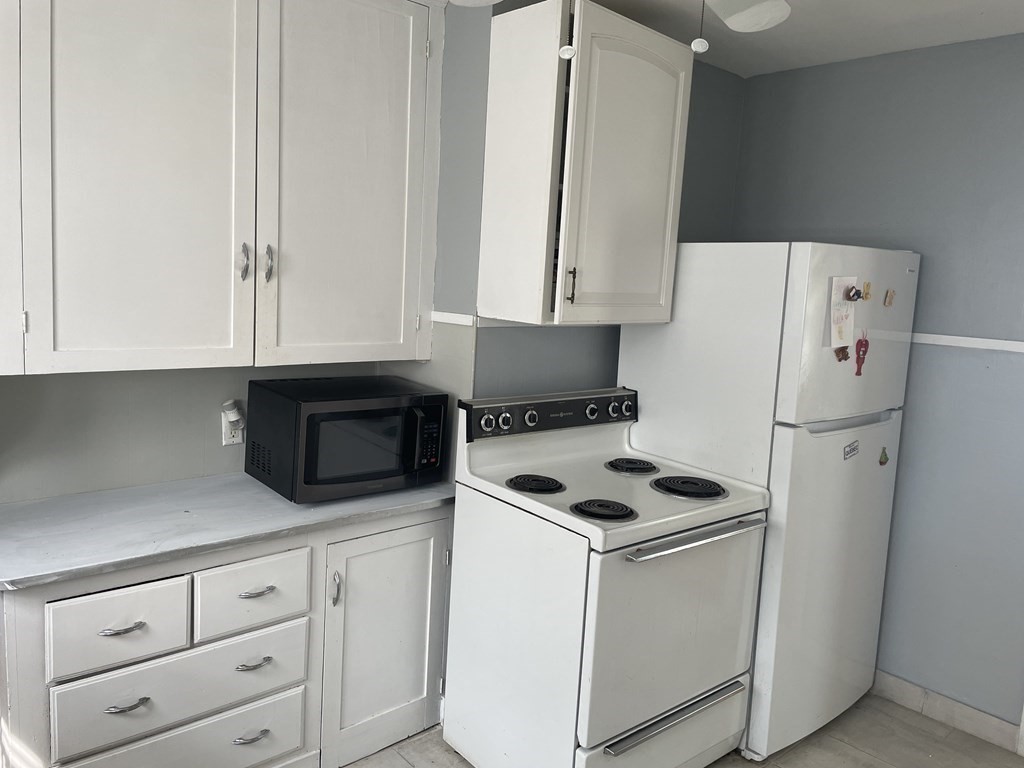 3 bed, 1 bath apartment for rent at 31 Milton Rd, Wollaston — photo 9 of 24