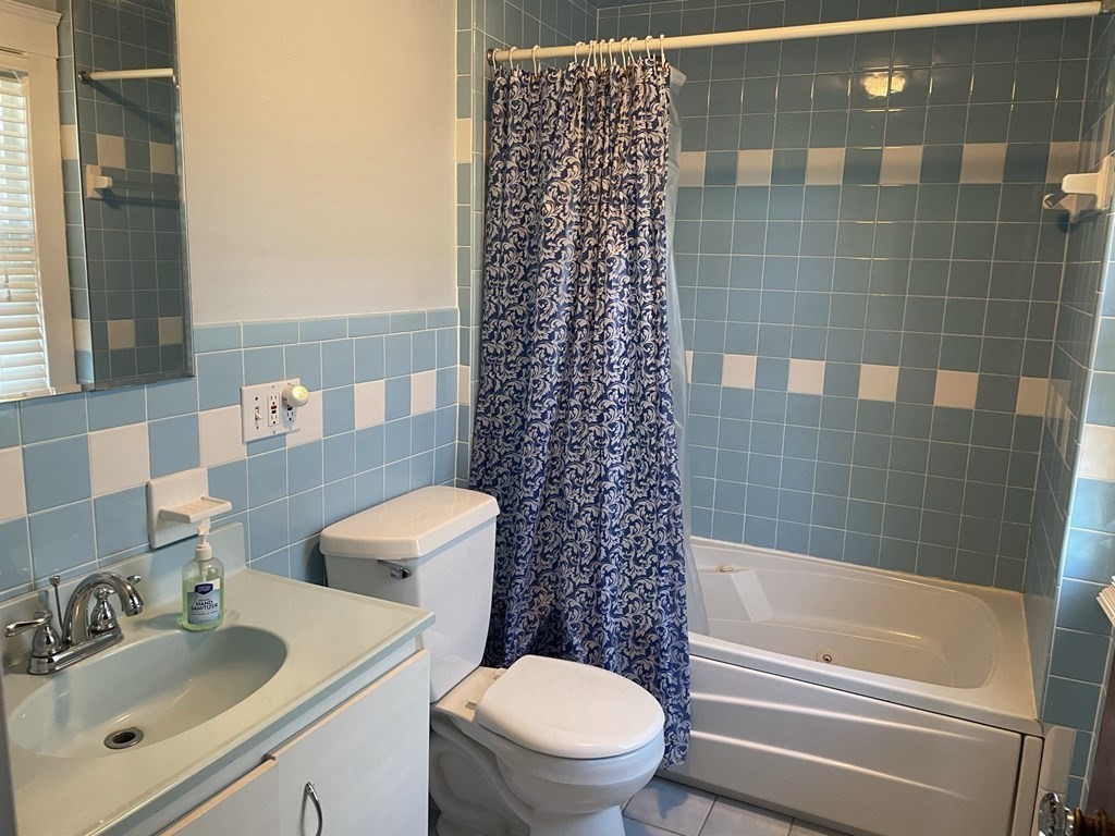 3 bed, 1 bath apartment for rent at 31 Milton Rd, Wollaston — photo 20 of 24