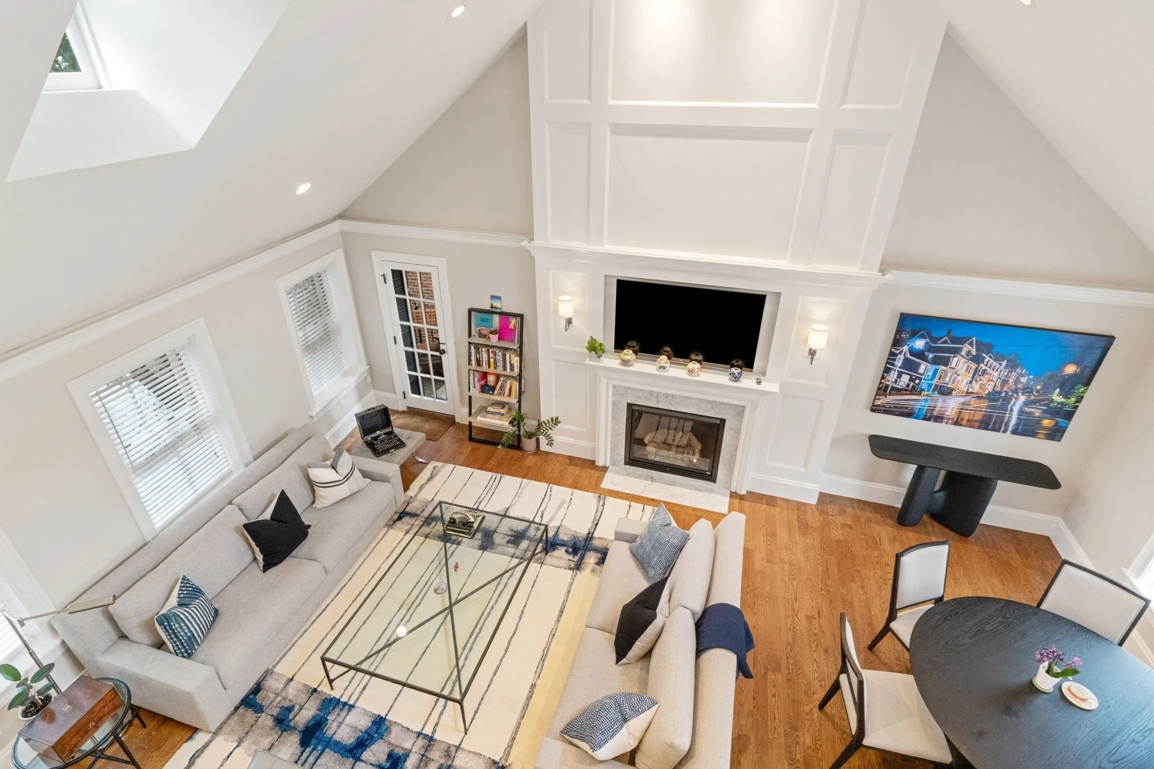 2 bed, 2 bath apartment for rent at 31 Mount Vernon St Unit 4, Beacon Hill — photo 2 of 25