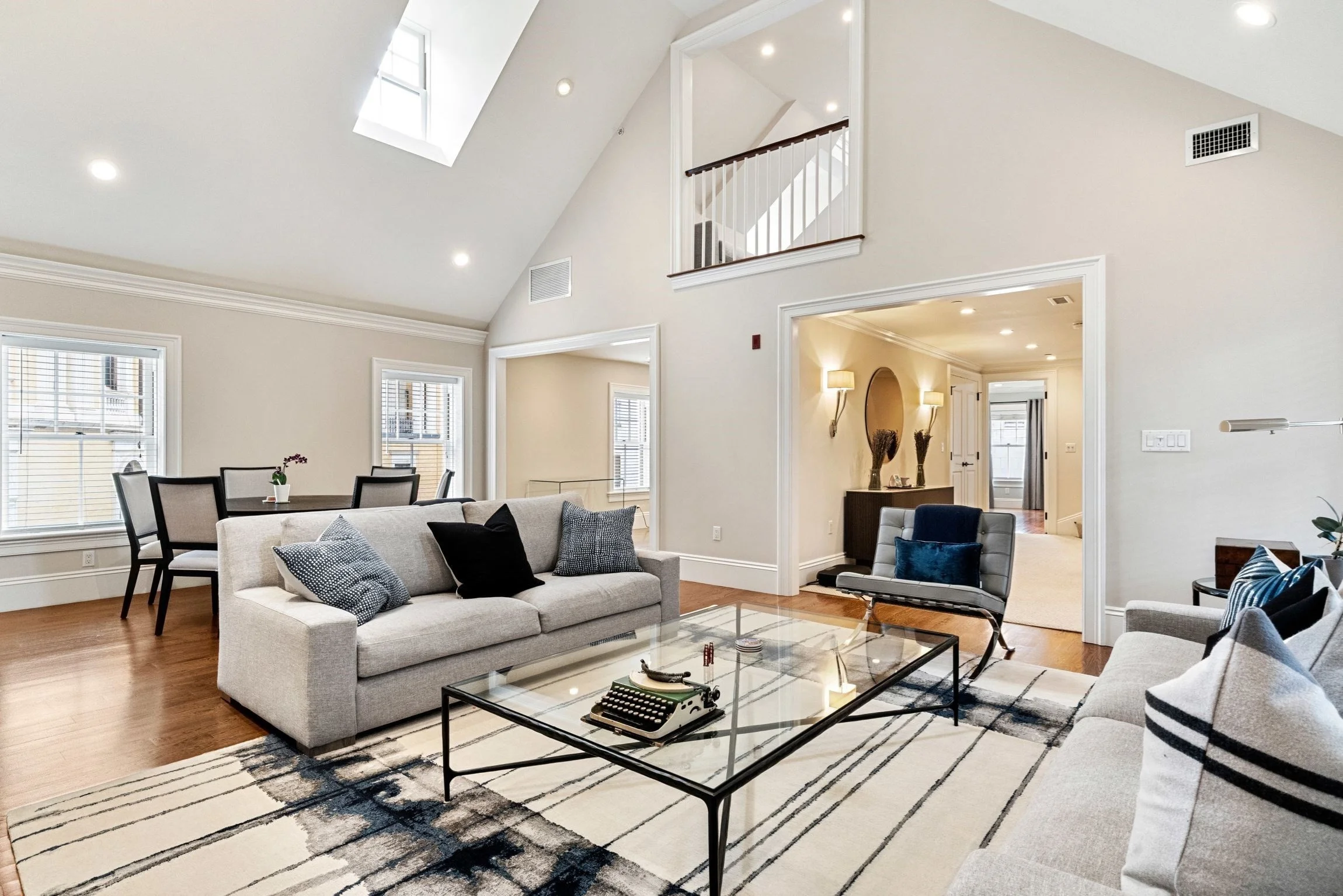 2 bed, 2 bath apartment for rent at 31 Mount Vernon St Unit 4, Dorchester — photo 4 of 25