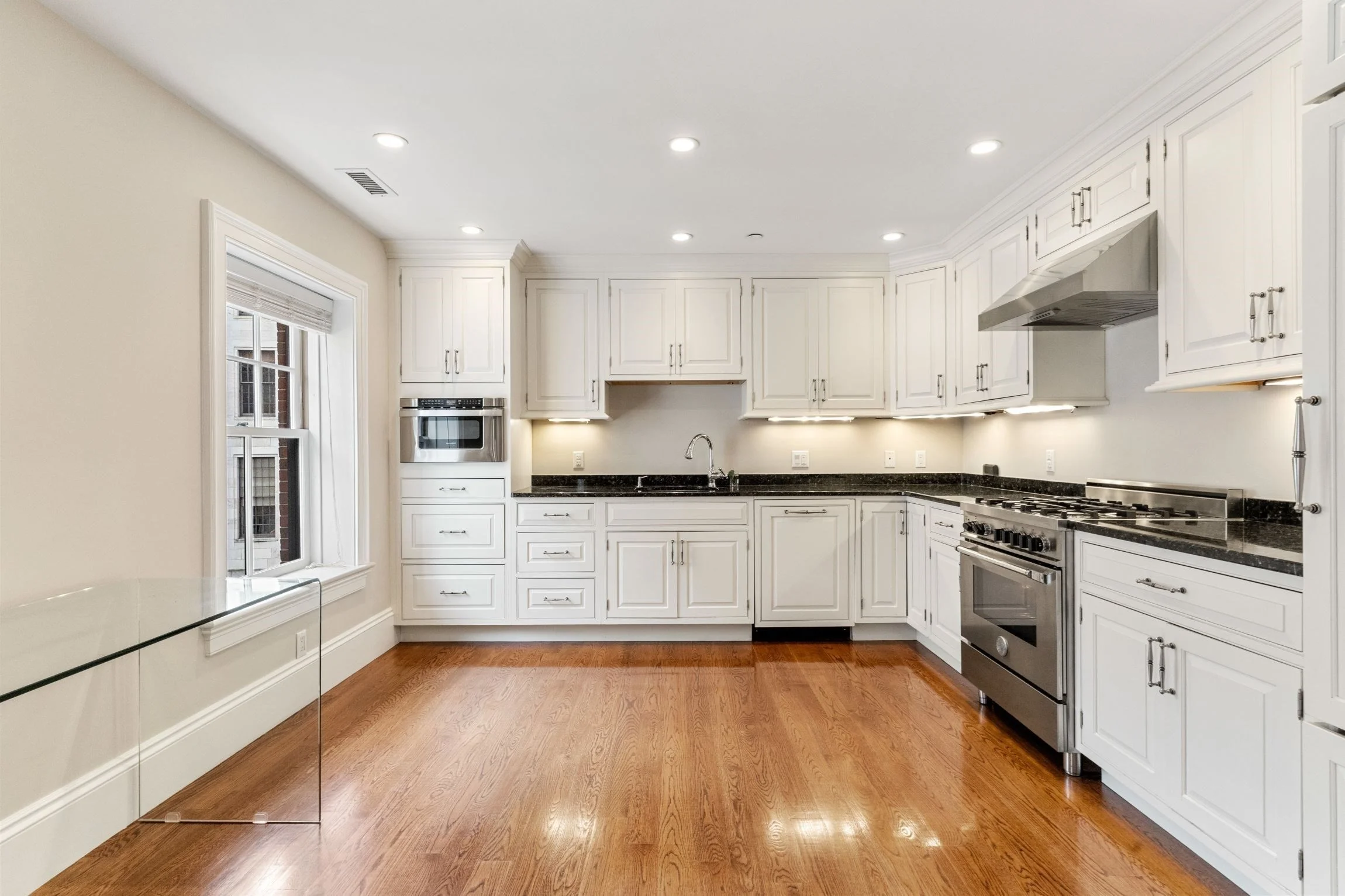 2 bed, 2 bath apartment for rent at 31 Mount Vernon St Unit 4, Dorchester — photo 8 of 25
