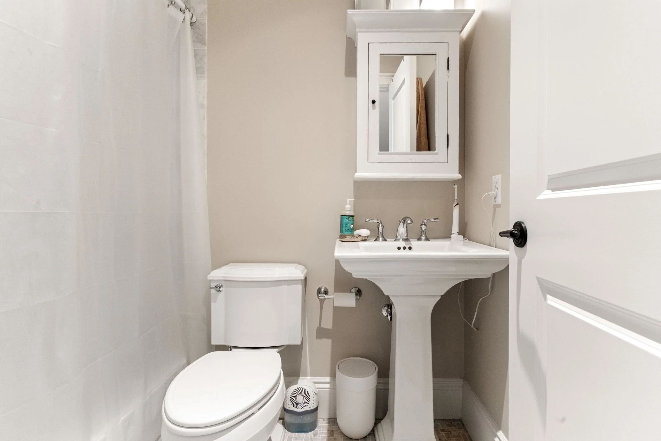 2 bed, 2 bath apartment for rent at 31 Mount Vernon St Unit 4, Dorchester — photo 20 of 25