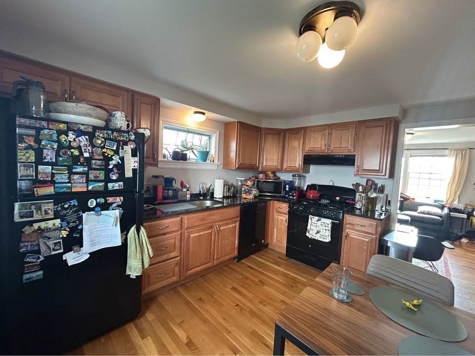 2 bed, 1 bath apartment for rent at 31 Myrtle St Unit 31, East Somerville — photo 3 of 10